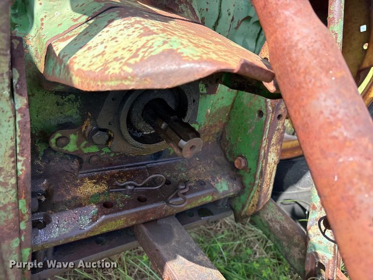 image for item ET0084 John Deere 820 tractor