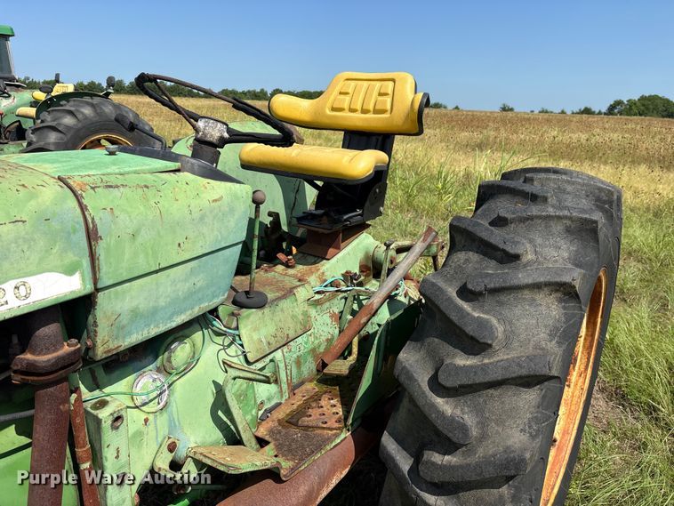 image for item ET0084 John Deere 820 tractor