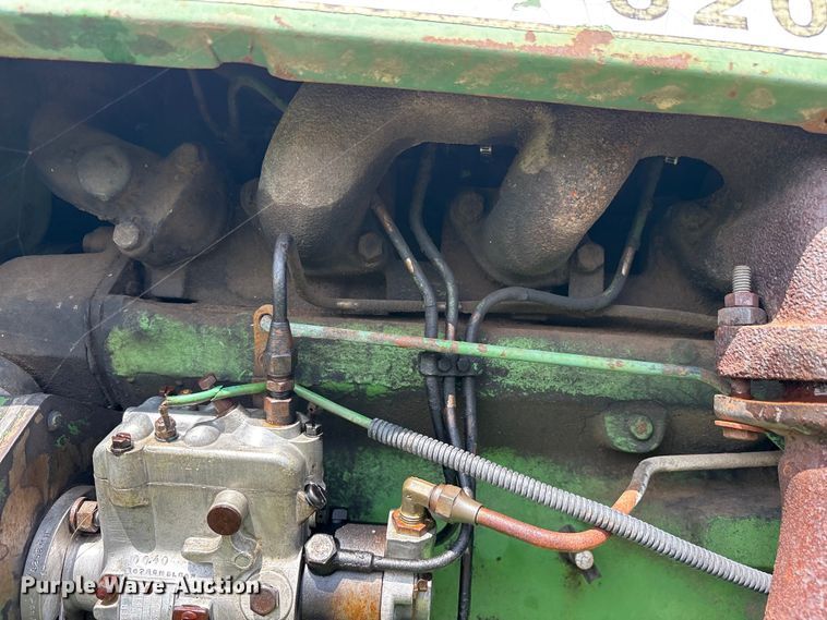 image for item ET0084 John Deere 820 tractor