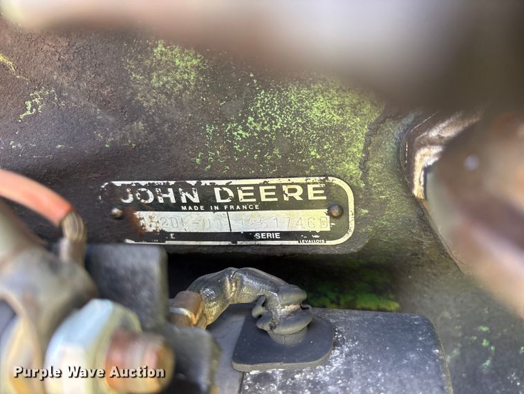 image for item ET0084 John Deere 820 tractor