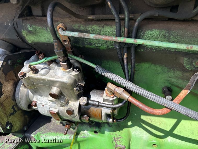 image for item ET0084 John Deere 820 tractor