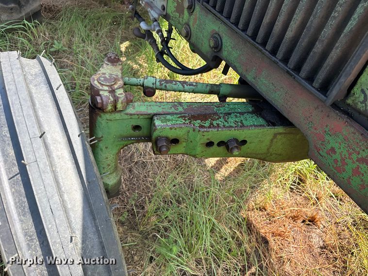 image for item ET0084 John Deere 820 tractor