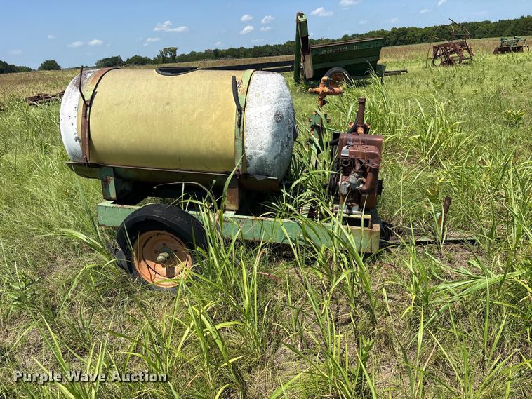 image for item ET0086 sprayer trailer