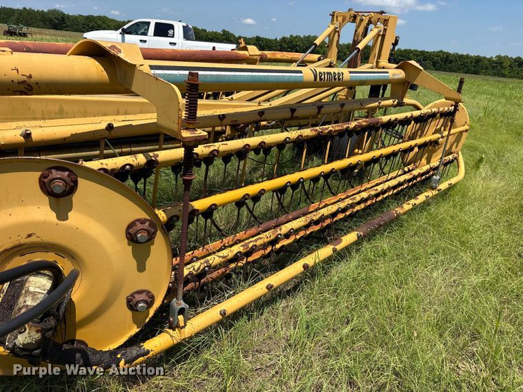 image for item ET0087 2002 Vermeer R28 hay rake