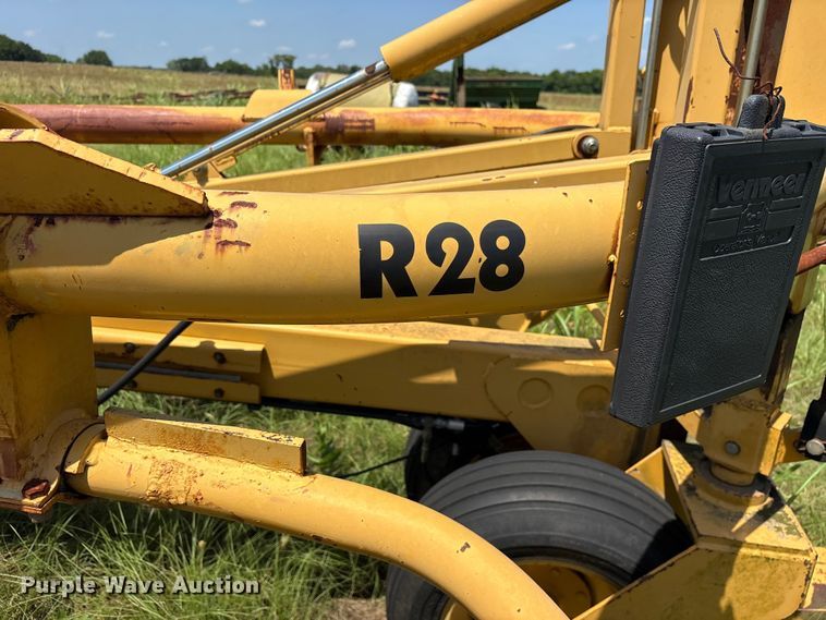 image for item ET0087 2002 Vermeer R28 hay rake
