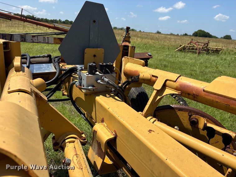 image for item ET0087 2002 Vermeer R28 hay rake