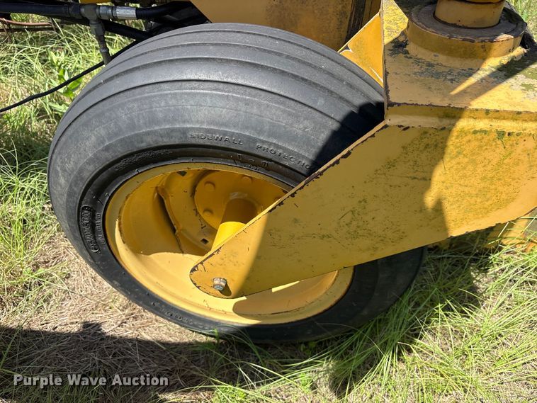 image for item ET0087 2002 Vermeer R28 hay rake