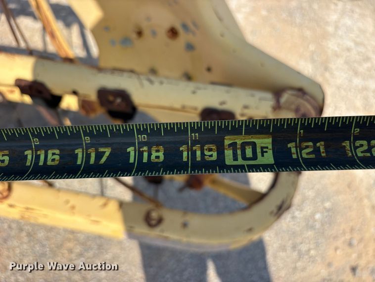 image for item ET0089 1991 New Holland 258 hay rake