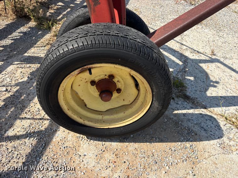image for item ET0089 1991 New Holland 258 hay rake