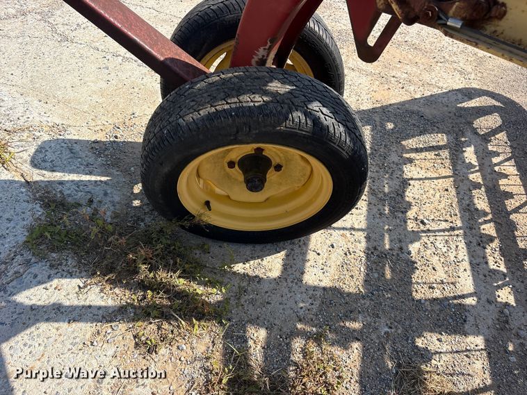image for item ET0089 1991 New Holland 258 hay rake