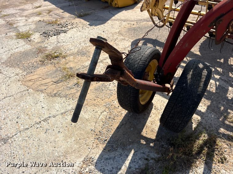 image for item ET0089 1991 New Holland 258 hay rake