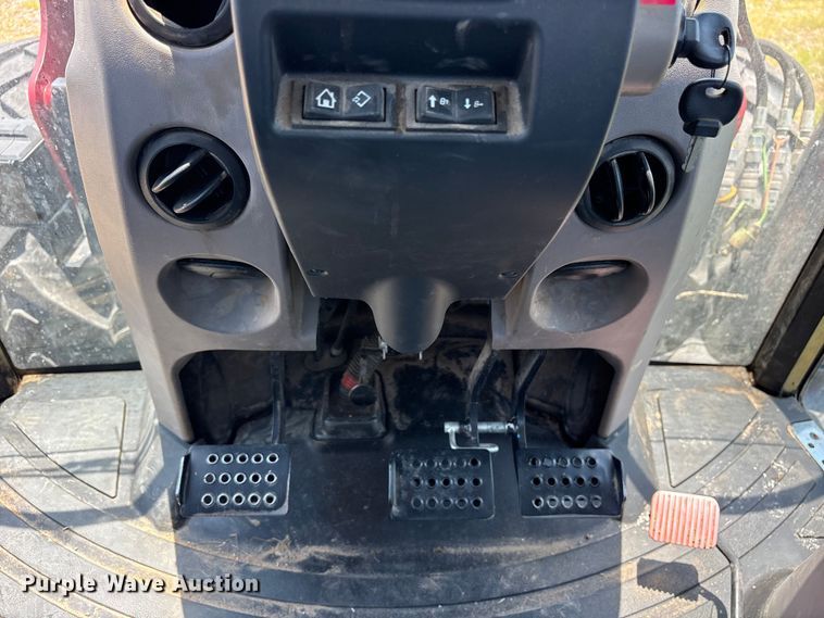 image for item ET0101 2019 Case IH Farmall 120C MFWD tractor