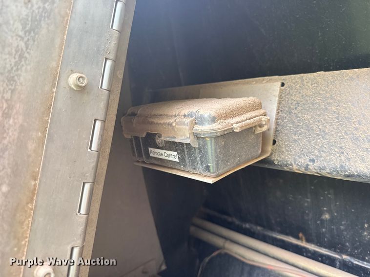 image for item ET6398 2015 Aulick 4270542 live bottom trailer