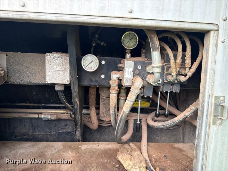 image for item ET6398 2015 Aulick 4270542 live bottom trailer
