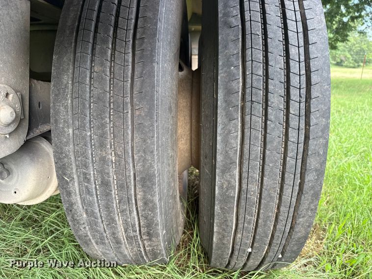 image for item ET6398 2015 Aulick 4270542 live bottom trailer