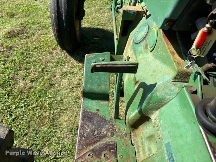 image for item ET6435 1975 John Deere 2030 tractor