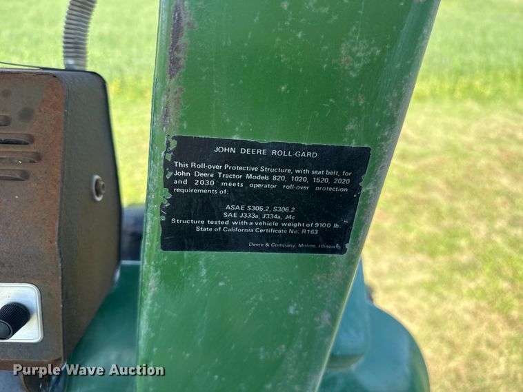 image for item ET6435 1975 John Deere 2030 tractor