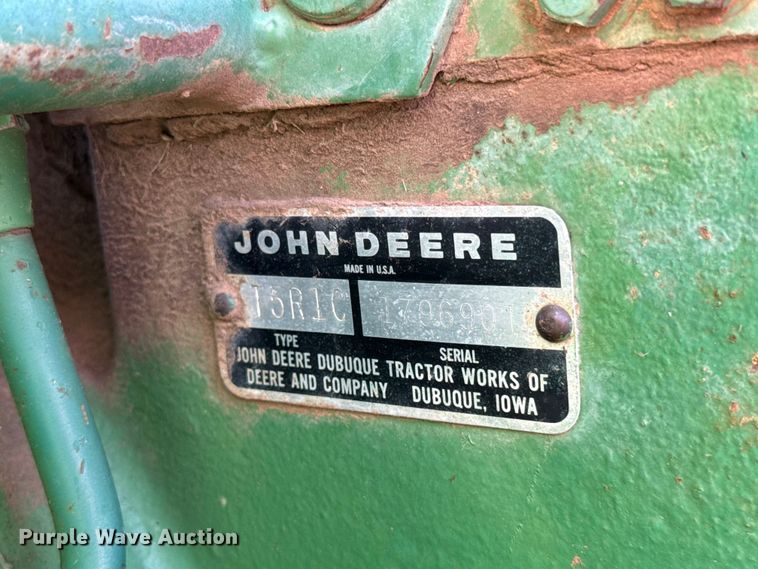 image for item ET6435 1975 John Deere 2030 tractor