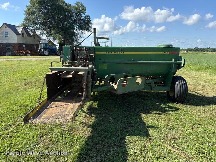 image for item ET6436 John Deere 346 small square baler