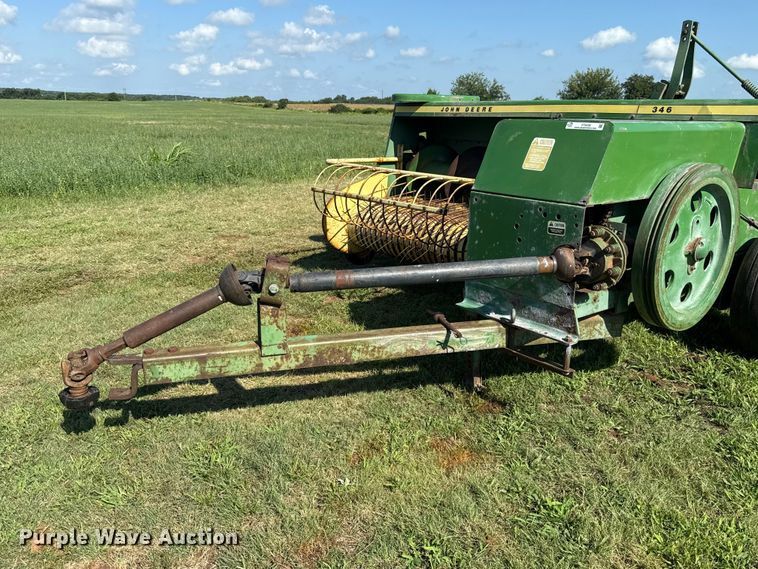 image for item ET6436 John Deere 346 small square baler
