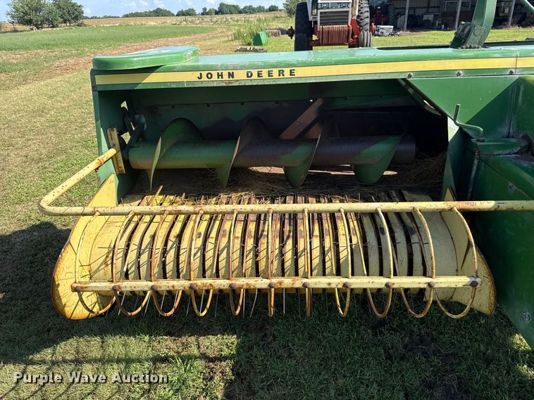 image for item ET6436 John Deere 346 small square baler