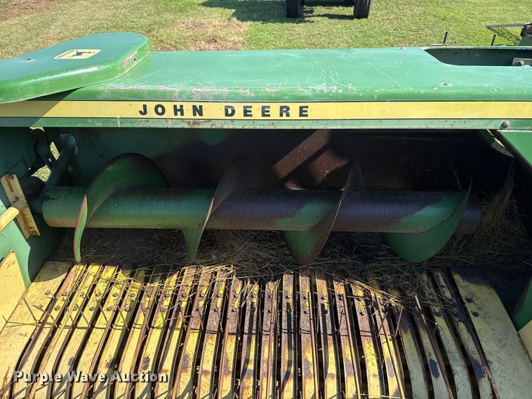 image for item ET6436 John Deere 346 small square baler