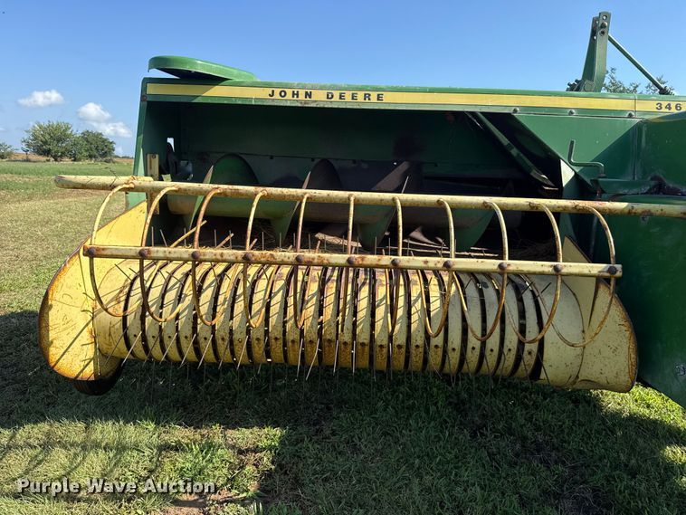 image for item ET6436 John Deere 346 small square baler