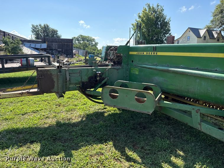 image for item ET6436 John Deere 346 small square baler