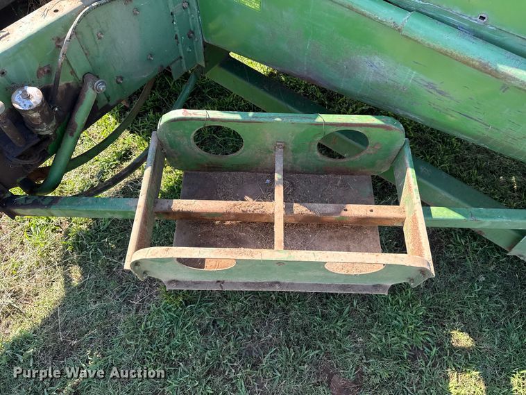 image for item ET6436 John Deere 346 small square baler