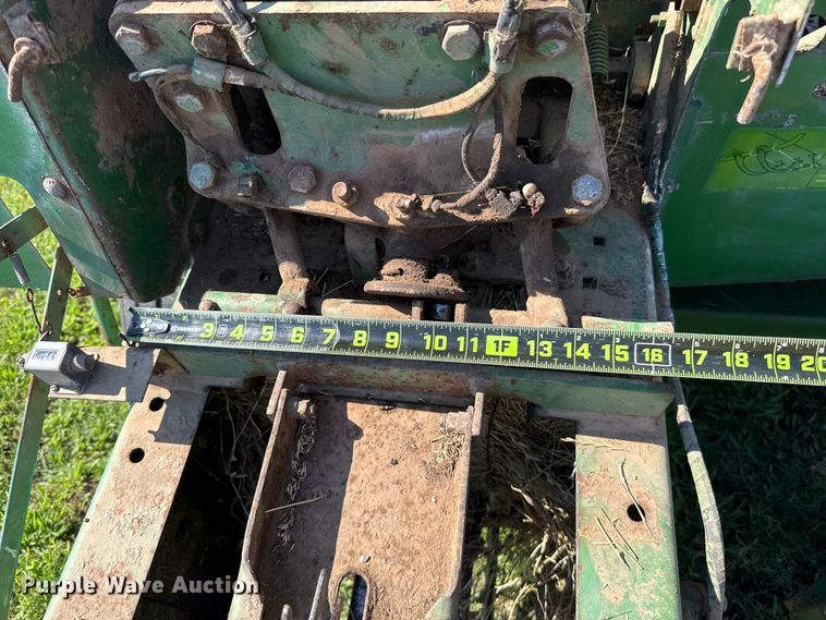 image for item ET6436 John Deere 346 small square baler