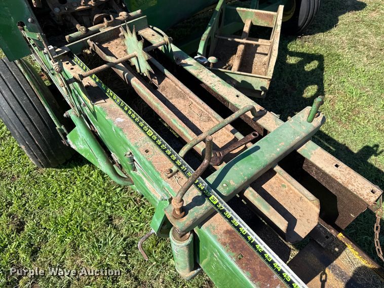 image for item ET6436 John Deere 346 small square baler