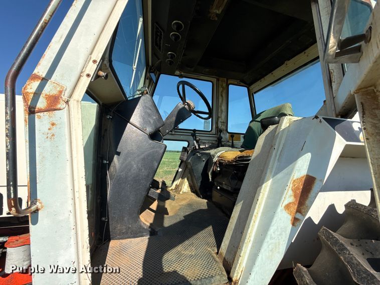image for item ET6437 1979 Case 2390 tractor