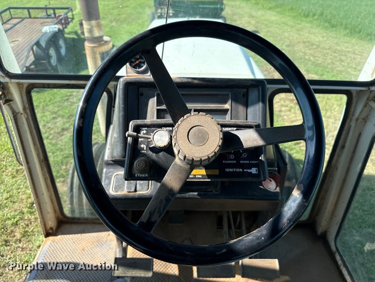 image for item ET6437 1979 Case 2390 tractor