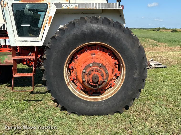 image for item ET6437 1979 Case 2390 tractor