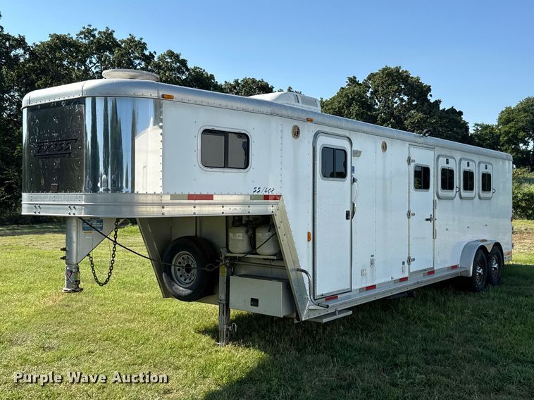 2002 Exxiss GNH-726 livestock trailer