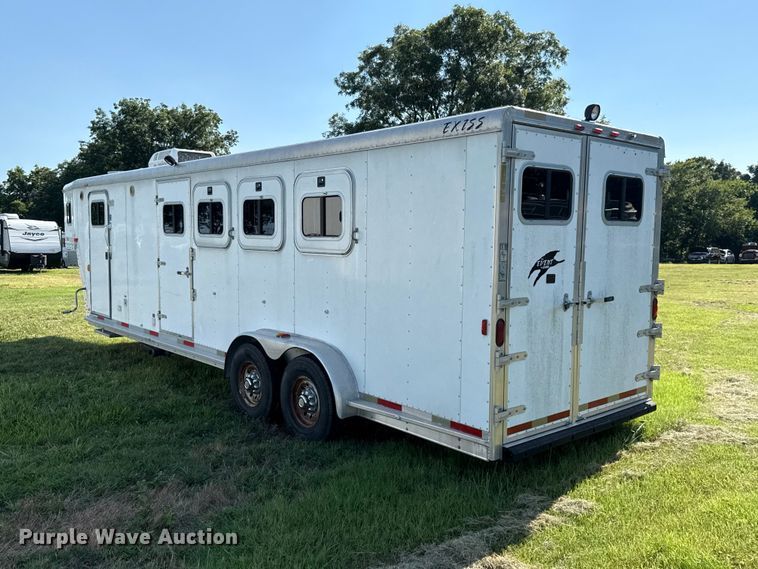 image for item ET6467 2002 Exxiss GNH-726 livestock trailer