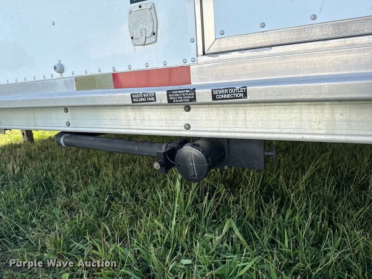 image for item ET6467 2002 Exxiss GNH-726 livestock trailer