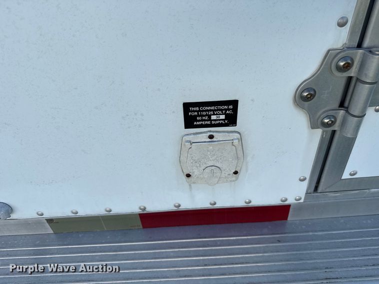 image for item ET6467 2002 Exxiss GNH-726 livestock trailer