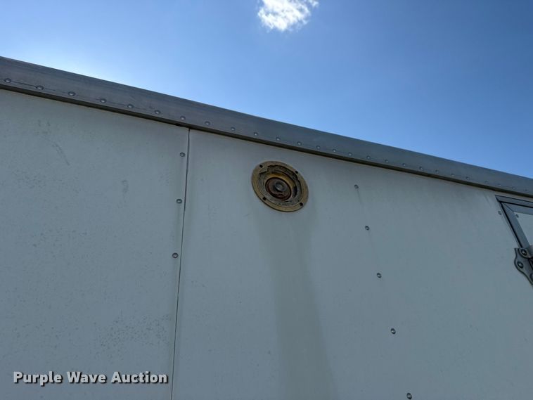 image for item ET6467 2002 Exxiss GNH-726 livestock trailer
