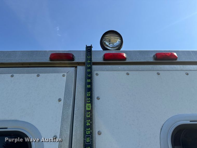 image for item ET6467 2002 Exxiss GNH-726 livestock trailer