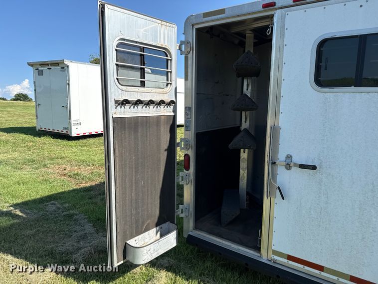 image for item ET6467 2002 Exxiss GNH-726 livestock trailer