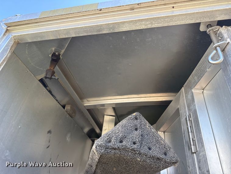 image for item ET6467 2002 Exxiss GNH-726 livestock trailer