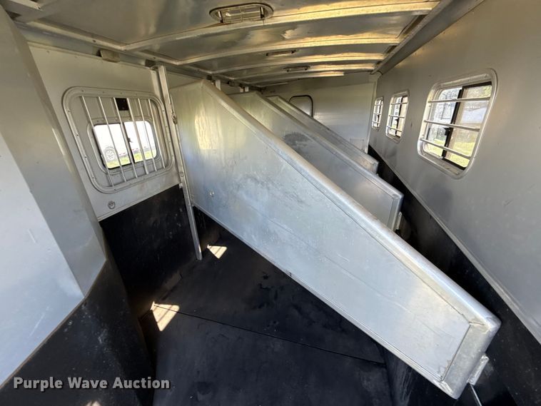 image for item ET6467 2002 Exxiss GNH-726 livestock trailer