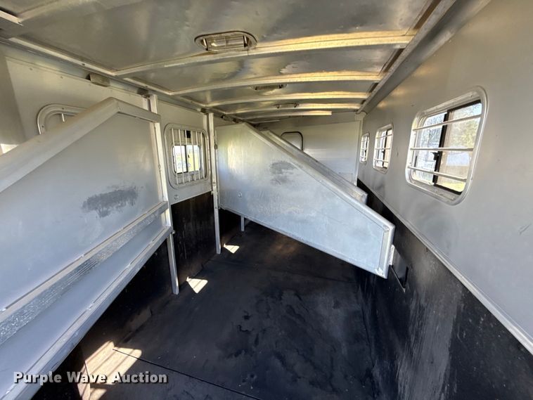 image for item ET6467 2002 Exxiss GNH-726 livestock trailer