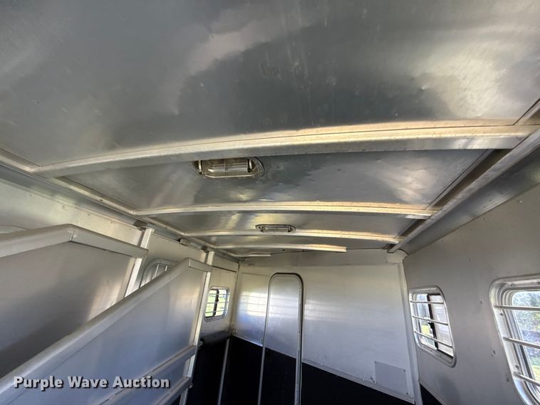 image for item ET6467 2002 Exxiss GNH-726 livestock trailer