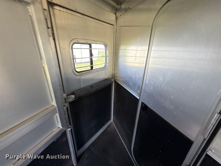 image for item ET6467 2002 Exxiss GNH-726 livestock trailer
