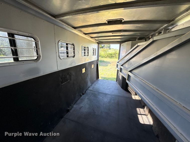 image for item ET6467 2002 Exxiss GNH-726 livestock trailer