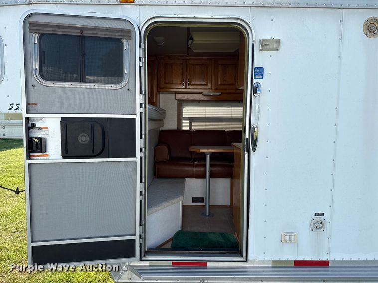 image for item ET6467 2002 Exxiss GNH-726 livestock trailer