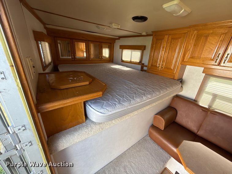 image for item ET6467 2002 Exxiss GNH-726 livestock trailer