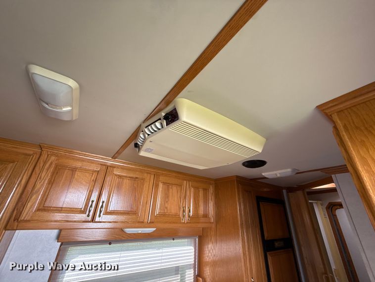 image for item ET6467 2002 Exxiss GNH-726 livestock trailer